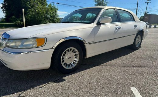 2001 Lincoln Town CAR Cartier