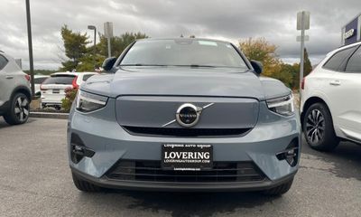 2023 Volvo C40 Ultimate Dark