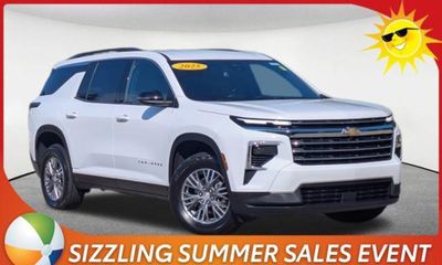 2025 Chevrolet Traverse LT