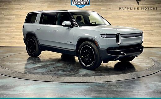 2025 Rivian R1S Adventure