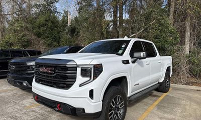 2022 GMC Sierra AT4
