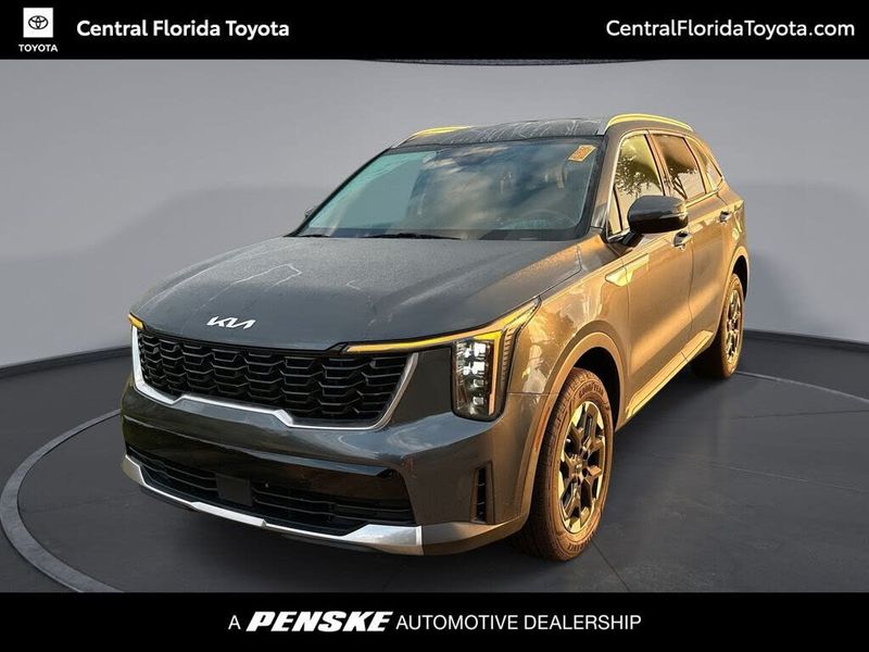 2024 Kia Sorento — a typically priced live listing