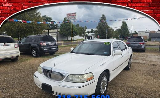 2008 Lincoln Town CAR Signature Limited