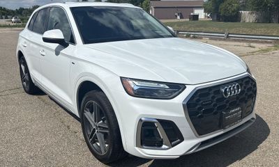 2023 Audi Q5 E S Line Quattro