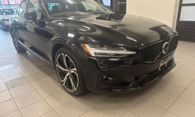 2024 Volvo S60 Plus Dark