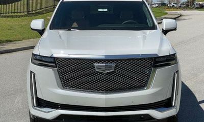 2023 Cadillac Escalade ESV Premium Luxury