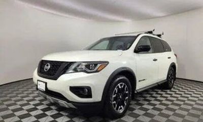 2020 Nissan Pathfinder SV