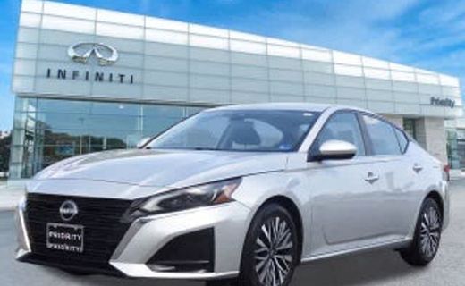 2023 Nissan Altima SR