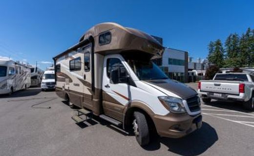 2017 Winnebago Navion 24G 3668044 17