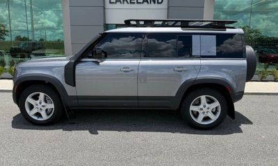 2022 Land Rover Defender 110 SE
