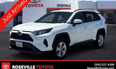 2020 Toyota RAV4 LE HV