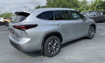 2024 Toyota Highlander XLE