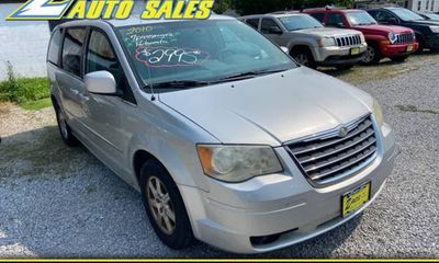 2010 Chrysler Town AND Country RT
