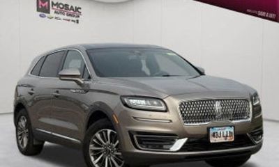 2019 Lincoln Nautilus Select
