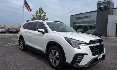 2023 Subaru Ascent Premium 7 ES