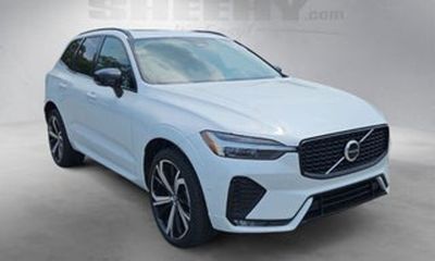 2023 Volvo XC60 Ultimate Dark