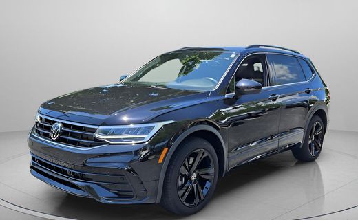 2024 Volkswagen Tiguan SE Black