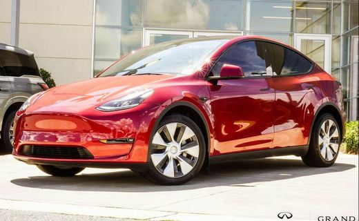 2024 Tesla Model Y Long Range