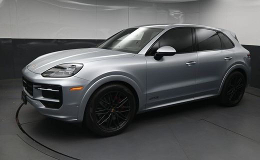 2025 Porsche Cayenne GTS