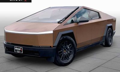 2025 Tesla Cybertruck Base