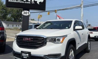2017 GMC Acadia SLE 2