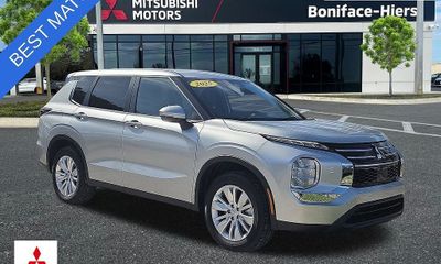 2025 Mitsubishi Outlander ES