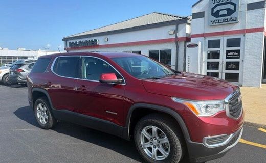 2018 GMC Acadia SLE 1