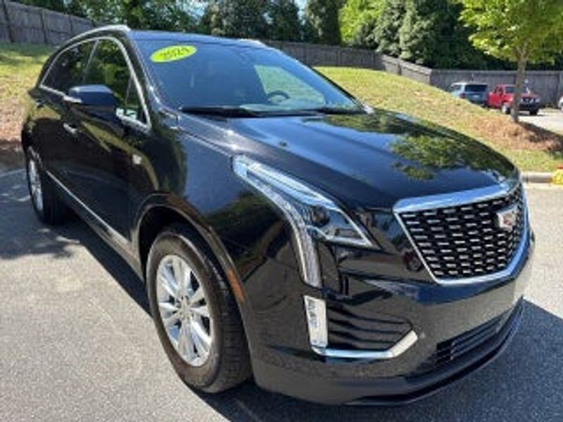 2025 Cadillac XT5 — a typically priced live listing