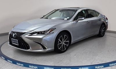 2025 Lexus ES 300H Premium