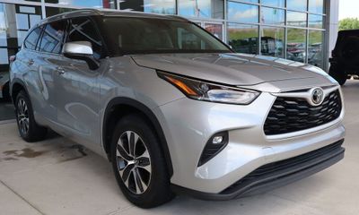 2021 Toyota Highlander XLE NAV