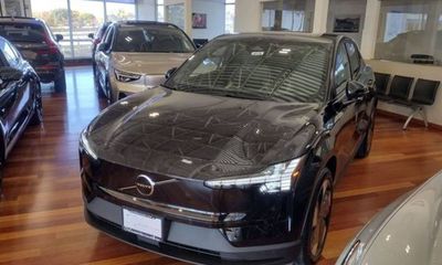 2025 Volvo EX30 Plus