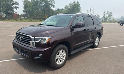 2019 Toyota Sequoia SR5 Grade
