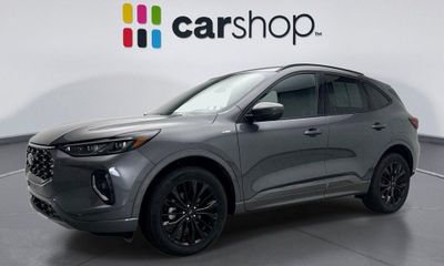 2023 Ford Escape ST Line Elite