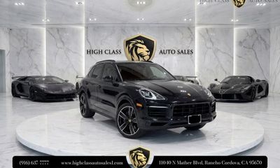 2022 Porsche Cayenne Base