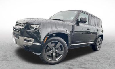 2025 Land Rover Defender 110 SE