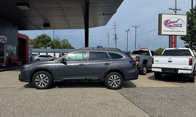 2023 Subaru Outback Premium