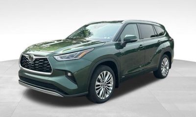 2025 Toyota Highlander Platinum