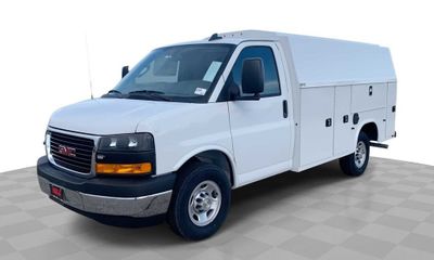 2025 GMC Savana 3500 139 Cutaway