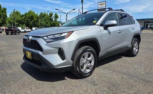 2025 Toyota RAV4 LE