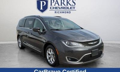 2017 Chrysler Pacifica Touring L Plus