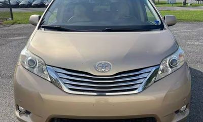 2011 Toyota Sienna Limited 7 Passenger