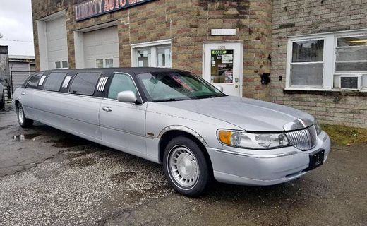 2000 Lincoln Town CAR Executive