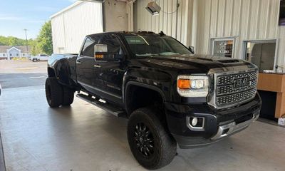 2019 GMC Sierra HD Denali