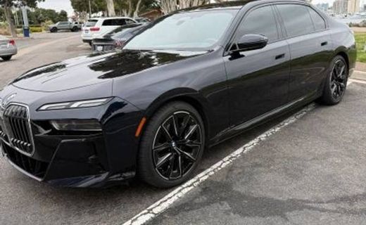 2023 BMW 740I