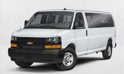 2025 Chevrolet Express LT