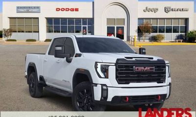 2024 GMC Sierra HD AT4