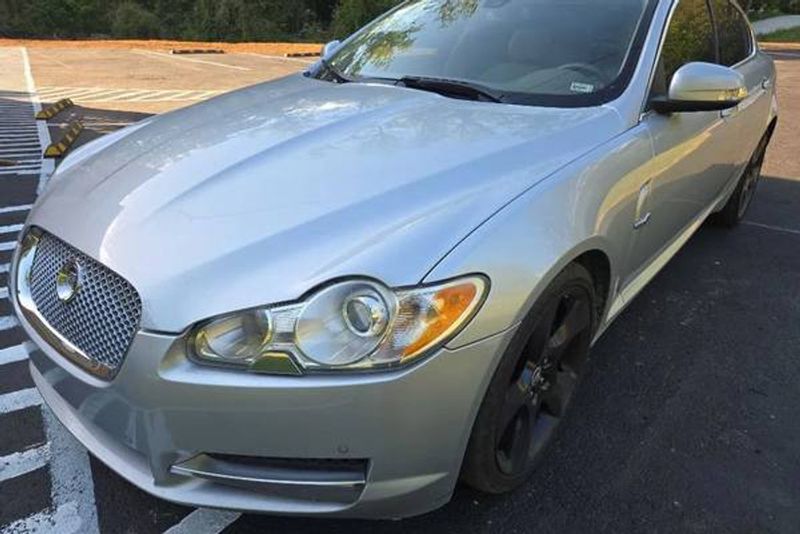 2009 Jaguar XF — a typically priced live listing
