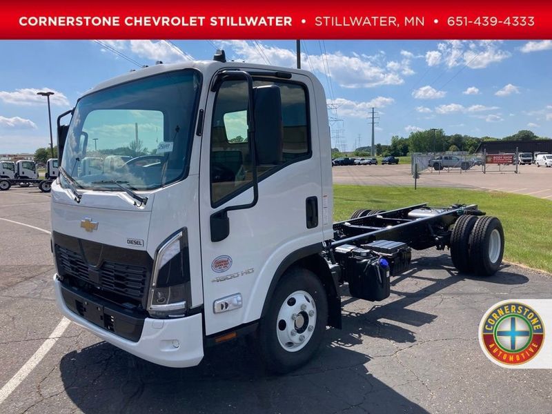 2025 Chevrolet 4500HD — a typically priced live listing