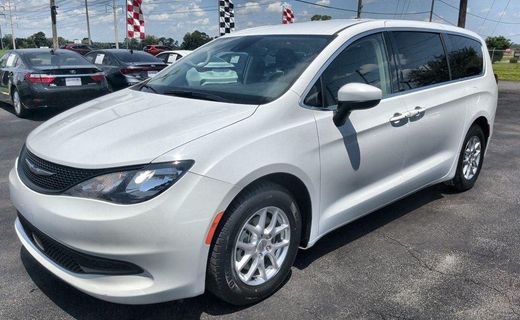 2023 Chrysler Voyager LX
