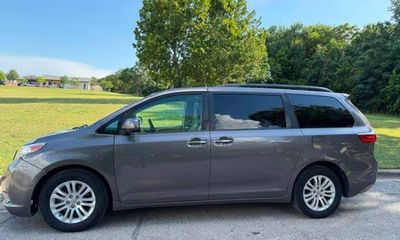 2015 Toyota Sienna XLE